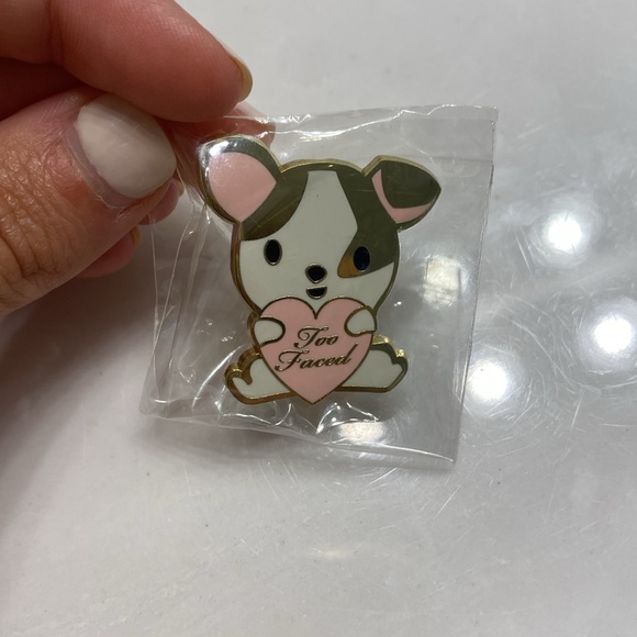 Vintage Carolee gold tone black enamel faux Pearl butting clip on earrings - Picture 5 of 6